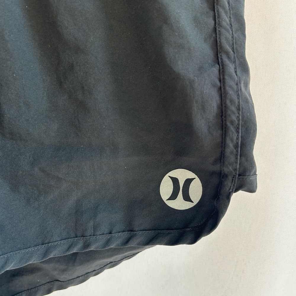 Hurley women's black athletic/board shorts - Picture 2 of 6
